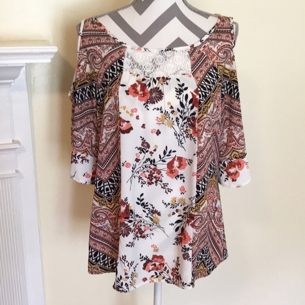 🚨CLOSET CLOSING🚨 Floral & Paisley Boho Cold Shoulder Top